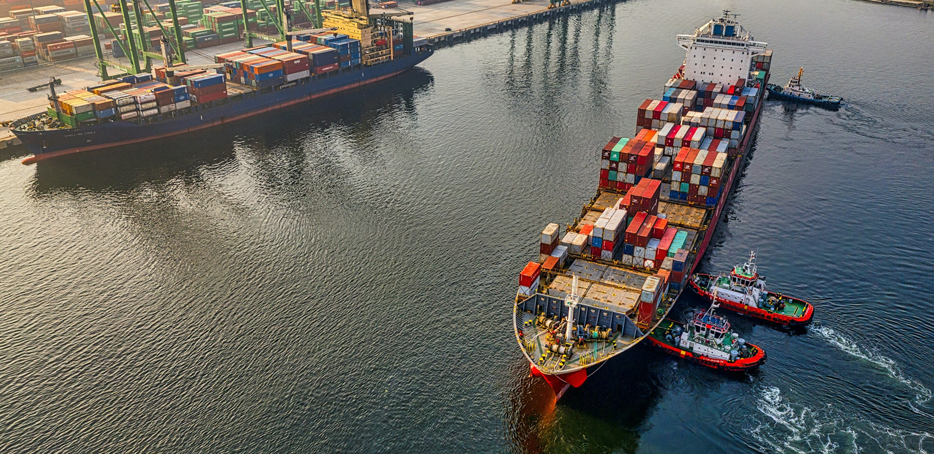 Container ship en route from Korea to major Japanese ports like Osaka, Yokohama, and Kobe, offering fast and duty-free delivery within 7 to 10 days.